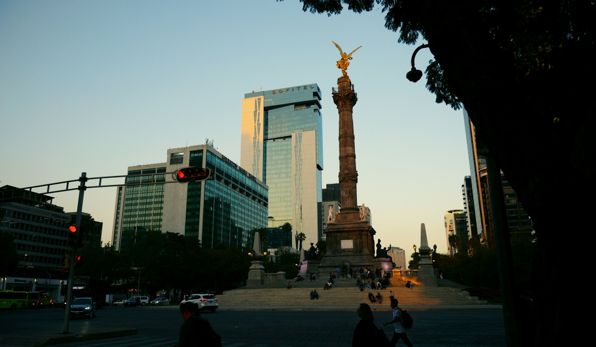 Ángel de la Independencia y Paseo de la Reforma al atardecer, Ciudad de México